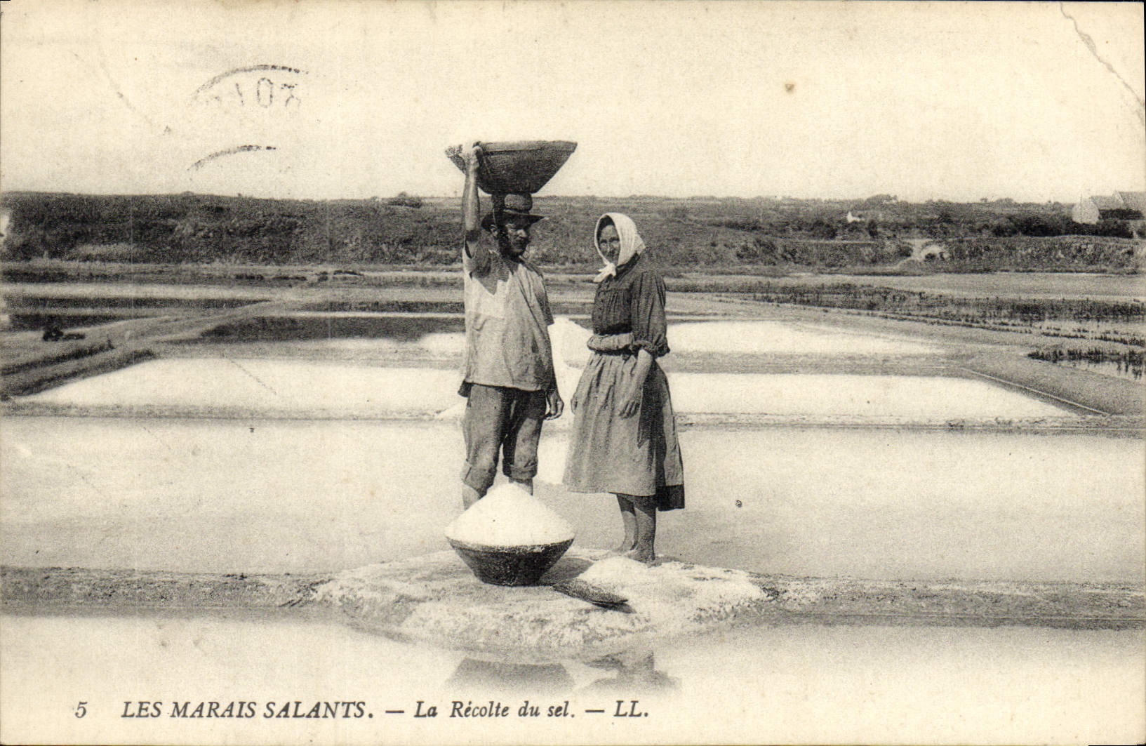 VINTAGE POSTCARD Folklore salt-water Marshes the harvest of salt