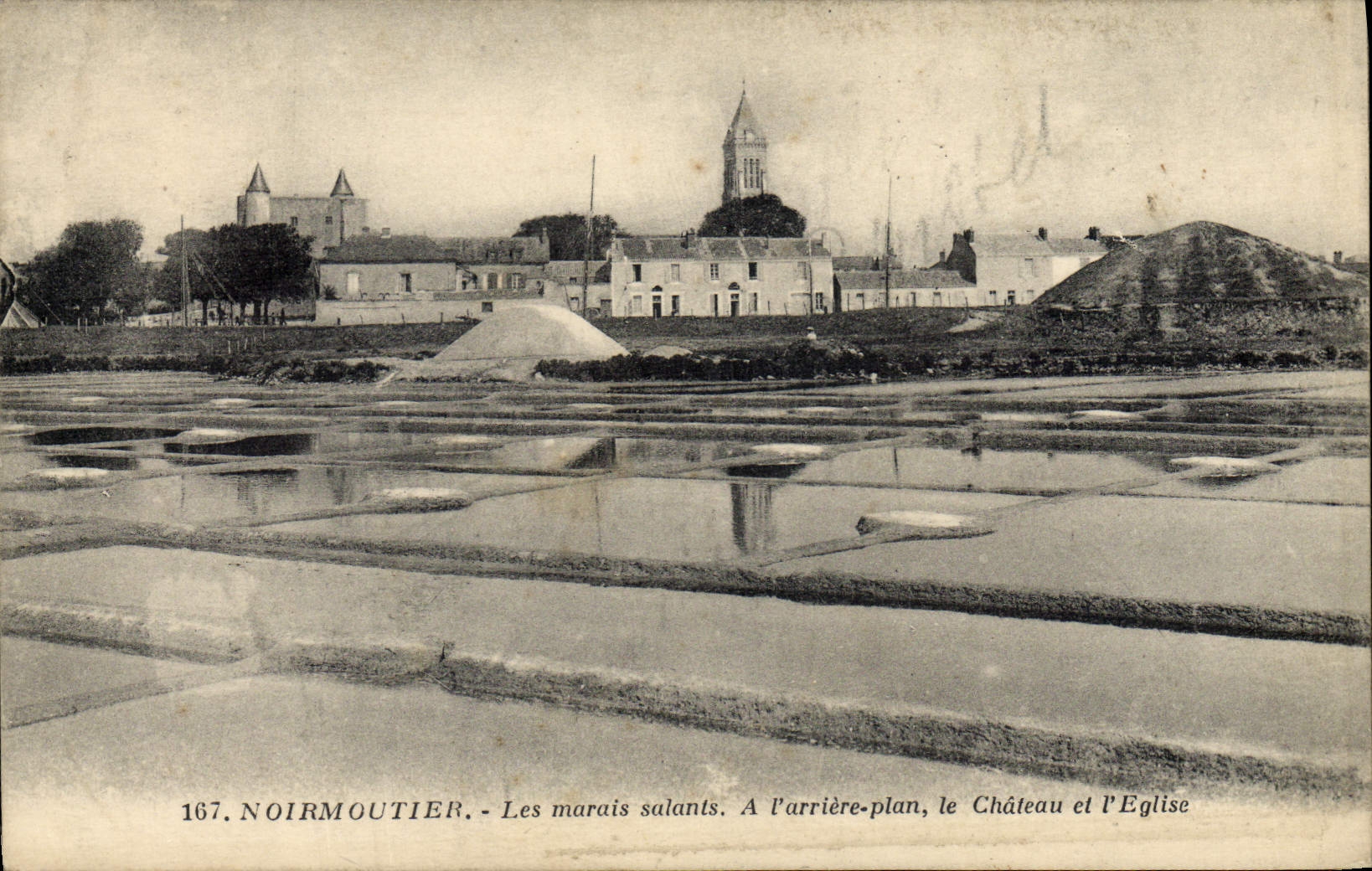 VINTAGE POSTCARD Folklore salt-water Marshes Noirmoutier the castle and the church