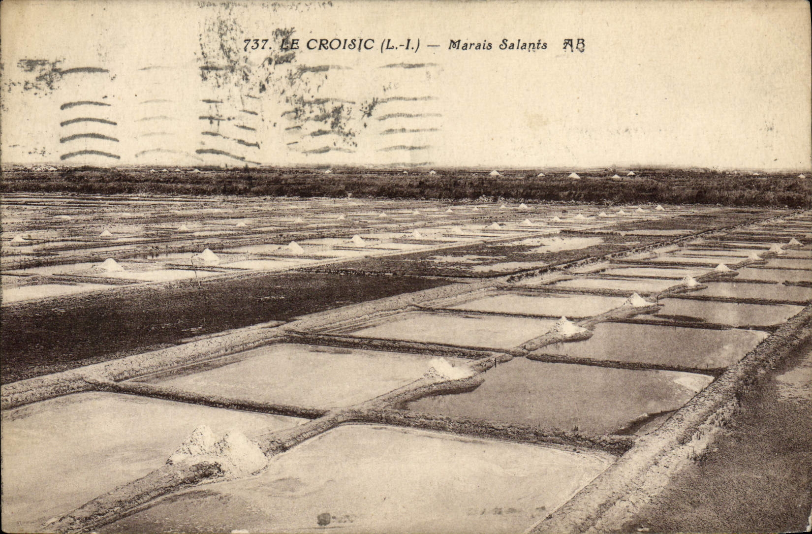 CPA Folklore Marais salants Le Croisic