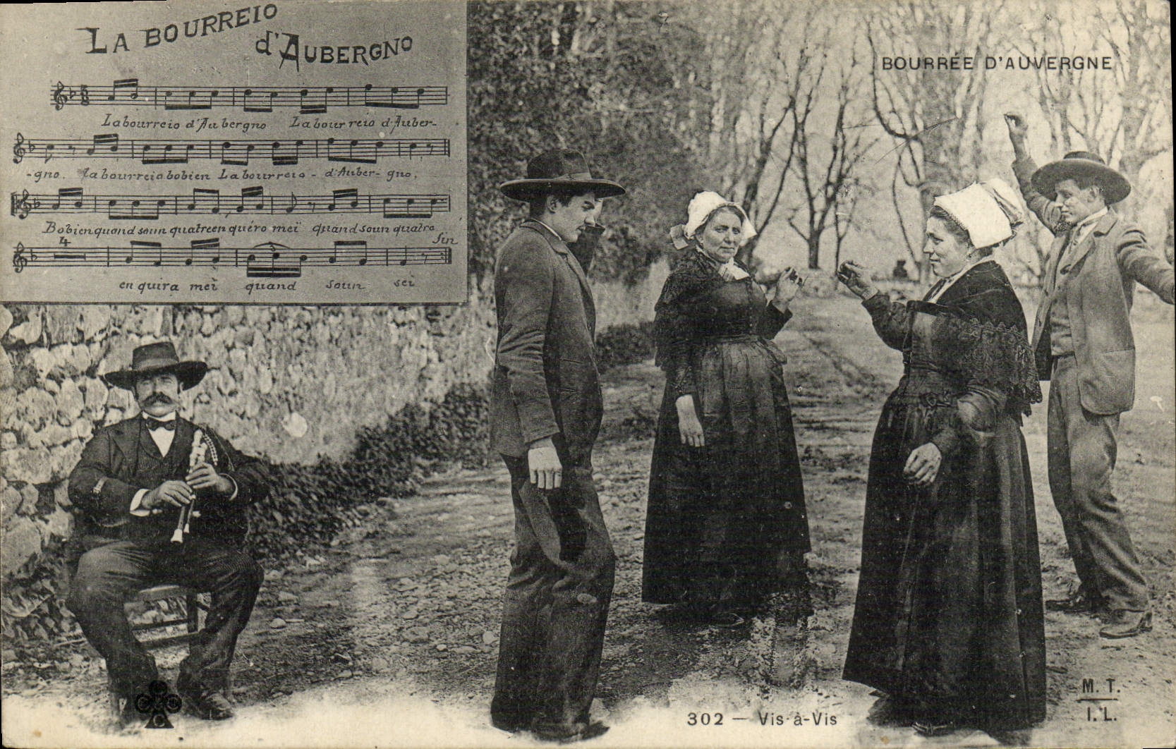 CPA Folklore Auvergne La bourree