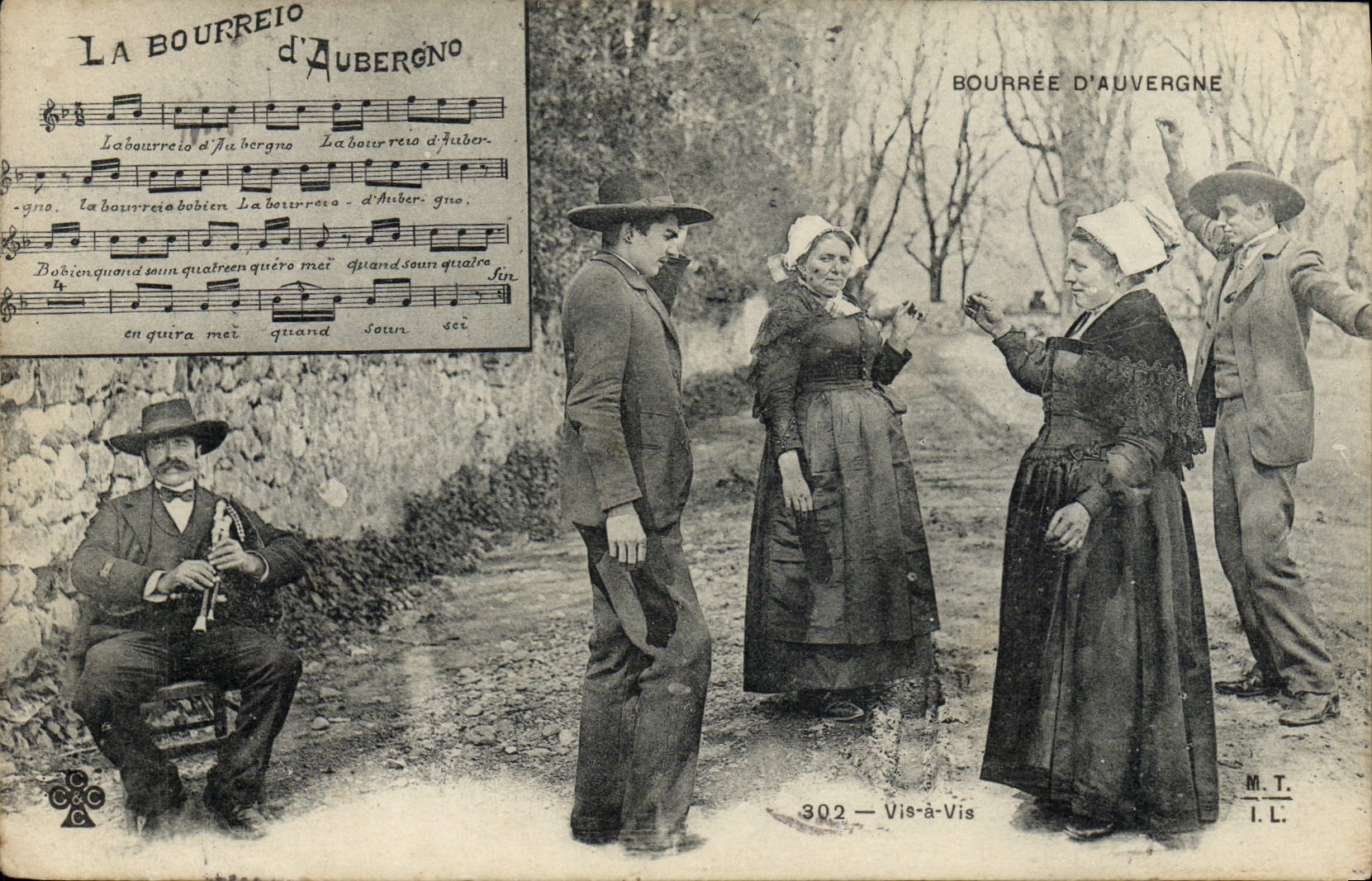 CPA Folklore Auvergne La bourree