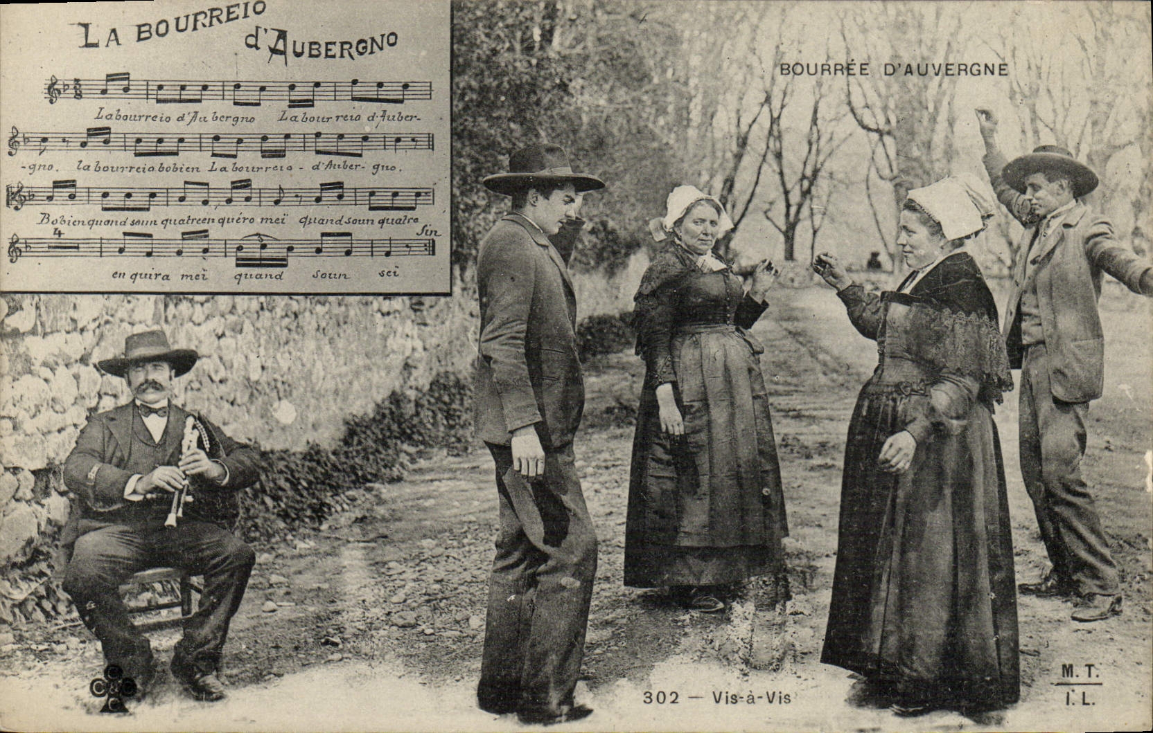CPA Folklore Auvergne La bourree