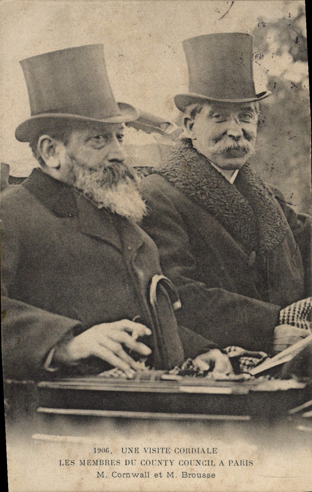 CPA Une visite cordiale Les membres du County Council a Paris M Cornwall et Brousse