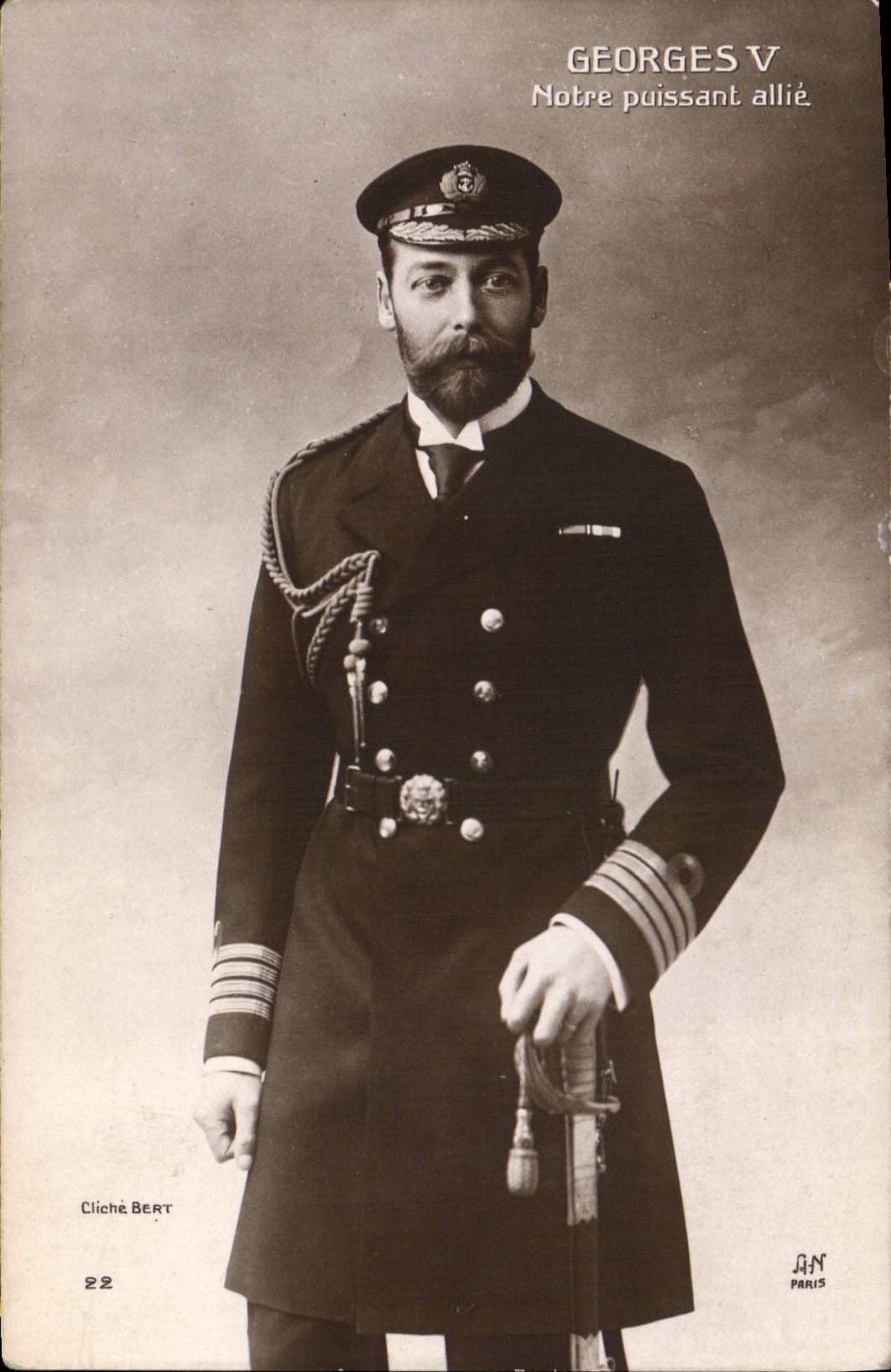 VINTAGE POSTCARD Georges V Our powerful combines Militaria