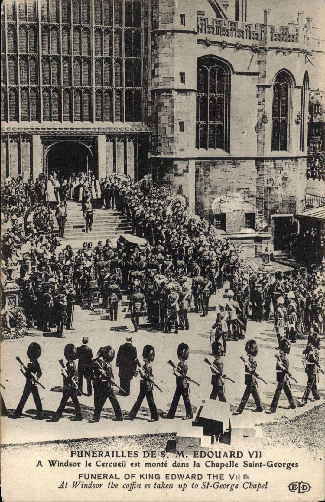 CPA Funerailles de SM Edouard VII Winder le cercueil est monte dans la chapelle Saint Georges