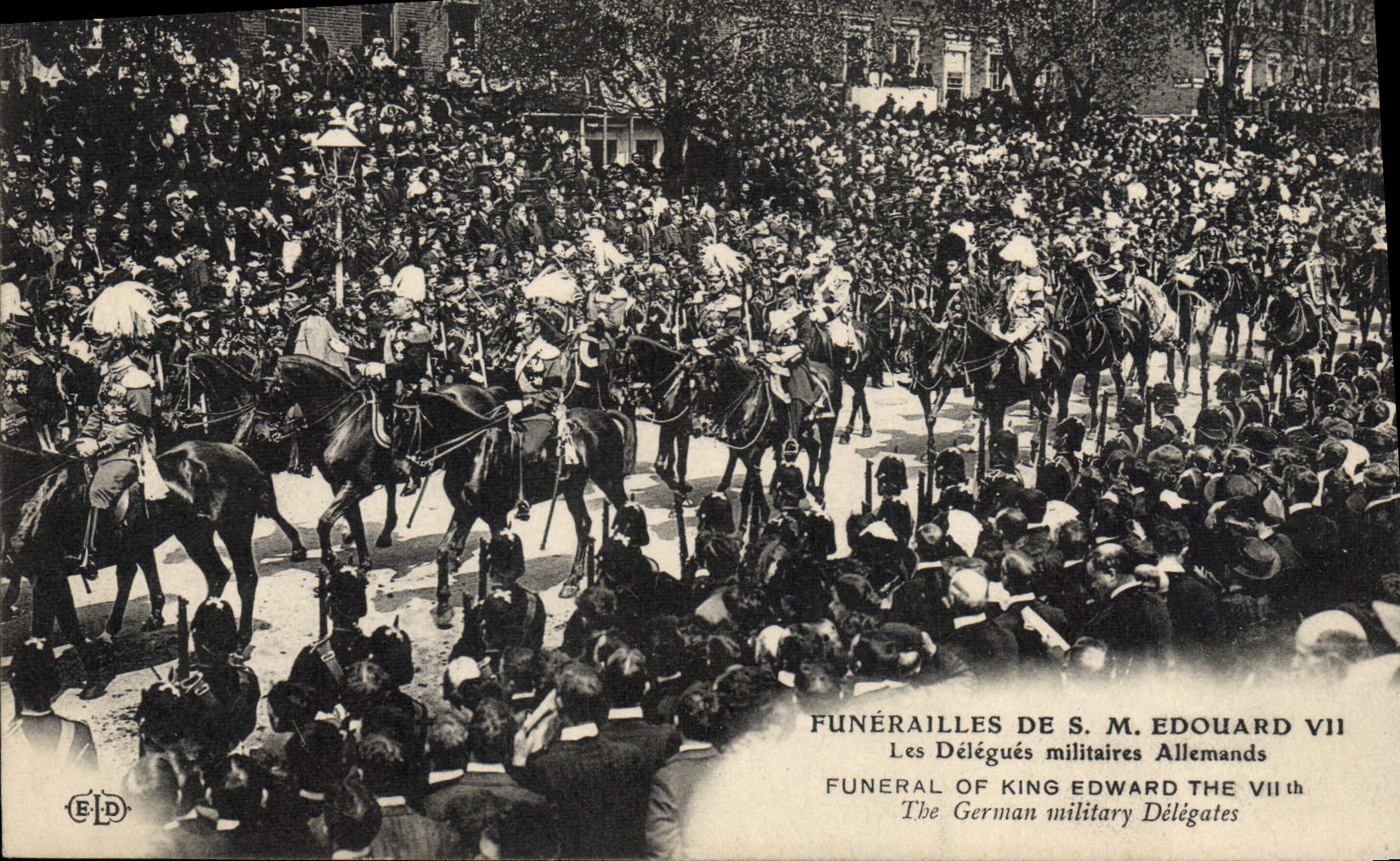 VINTAGE POSTCARD SM Funeral Edouard VII German military delegates