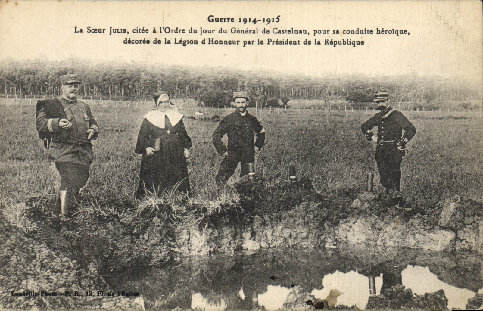 CPA Medaille La soeur Julie citee a l'ordre du jour du General de Castelnau Militaria