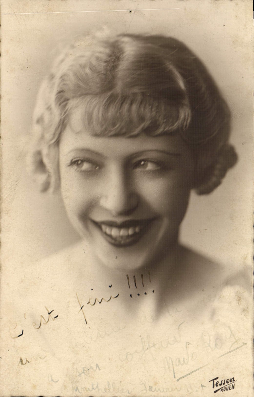 VINTAGE POSTCARD Theater Mano Ray