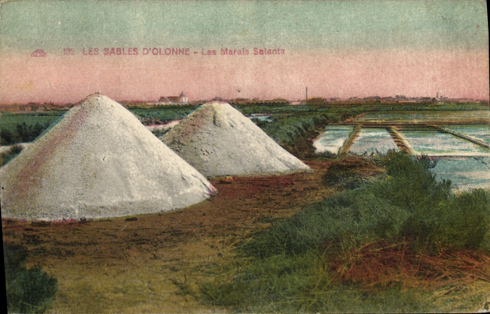 CPA Folklore Marais Salants Les Sables d'Olonne