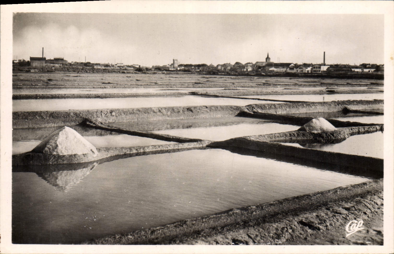 CPA Folklore Marais Salants Les Sables d'Olonne