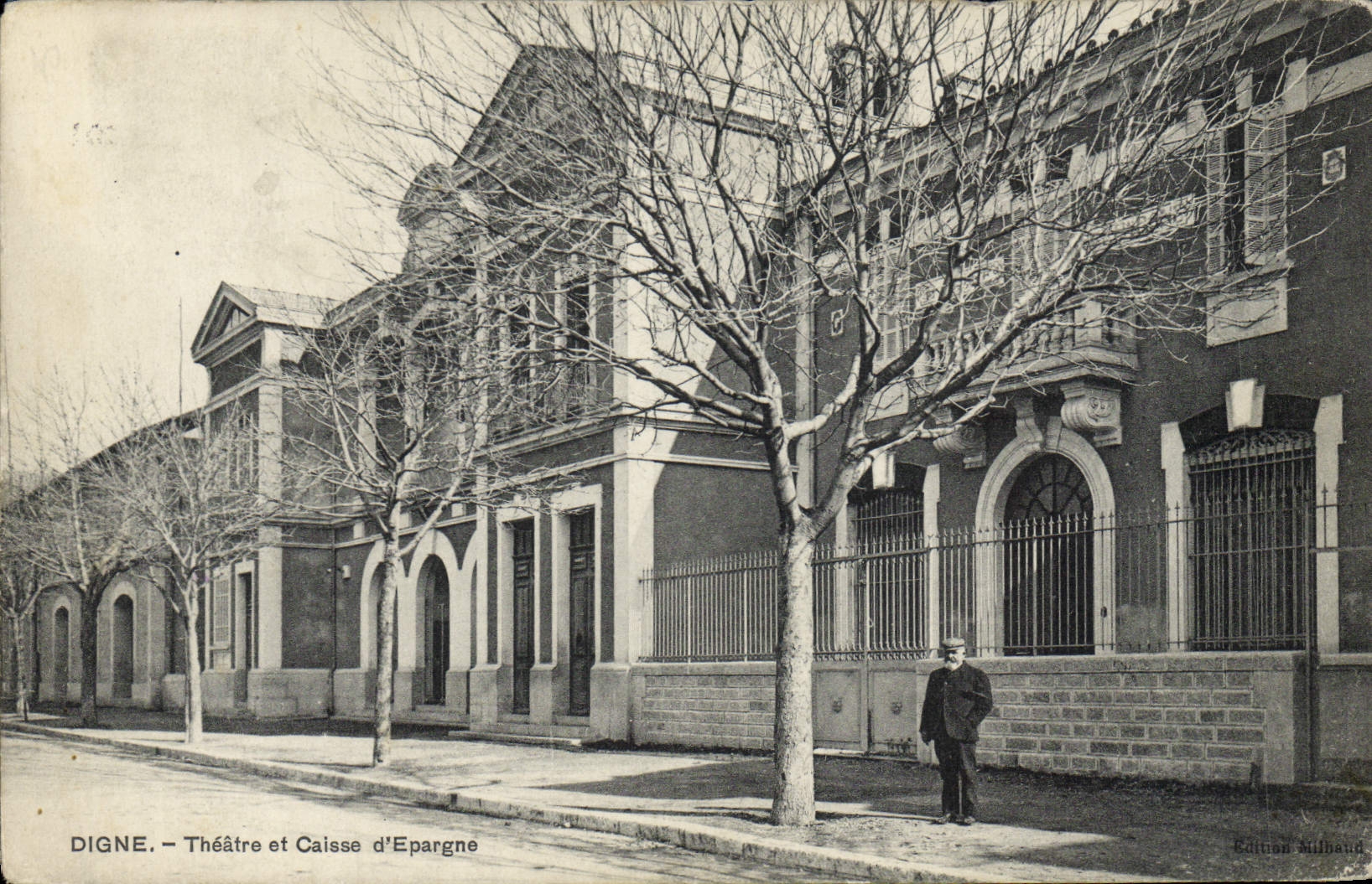 CPA Banque Digne Theatre et Caisse d'Epargne