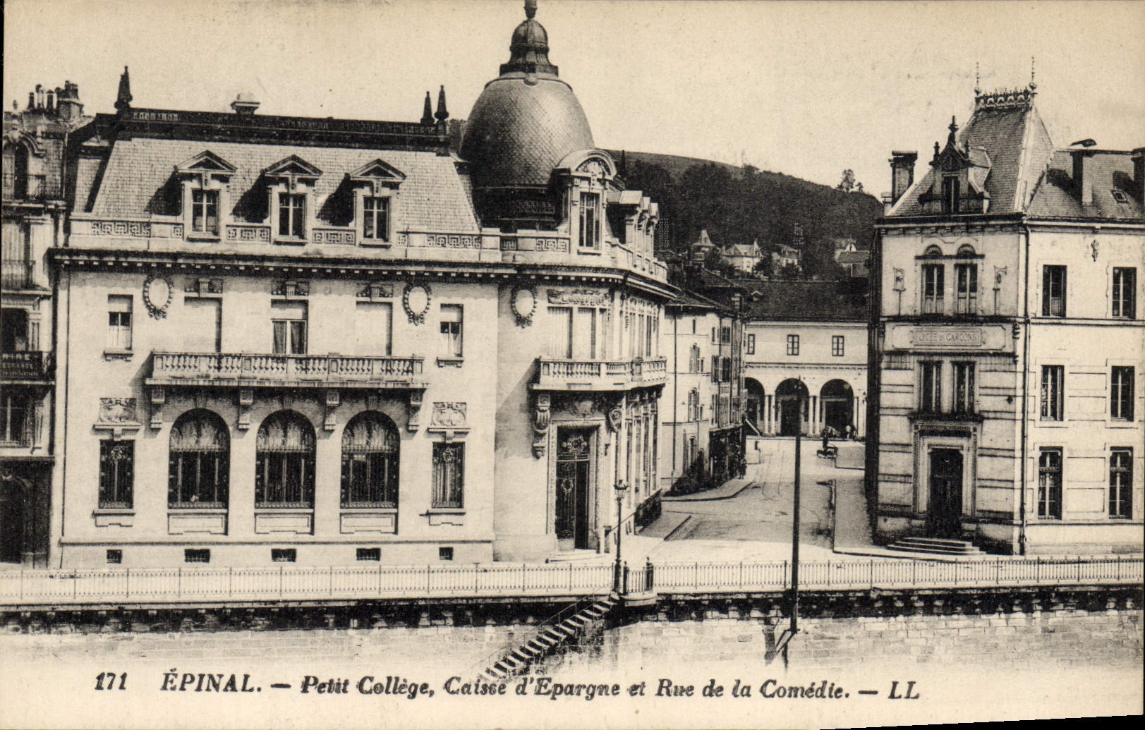 CPA Banque Epinal Petit College Caisse d'Epargne et rue de la Comedie