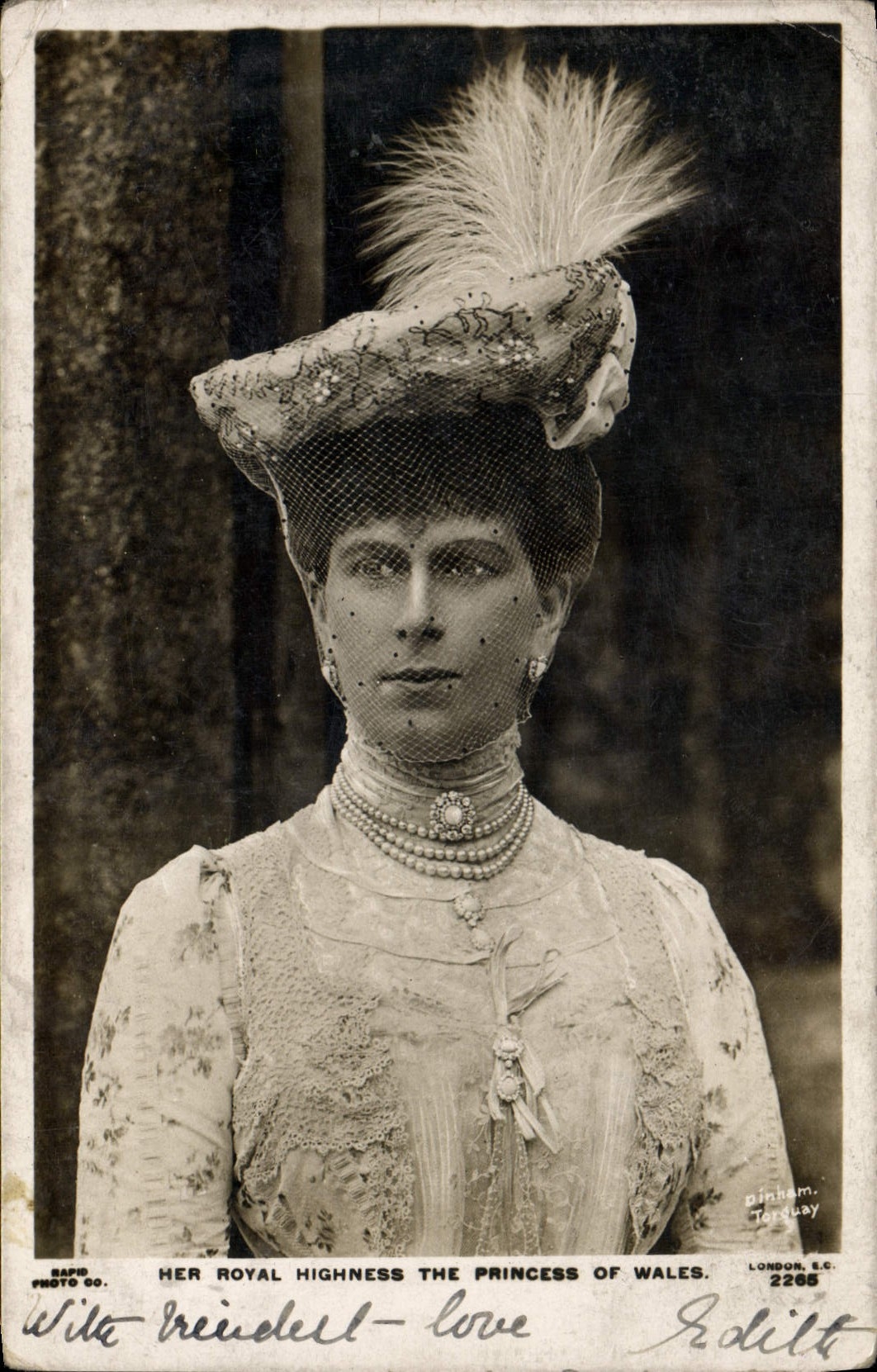 VINTAGE POSTCARD Royal Her highness the princess off Wales