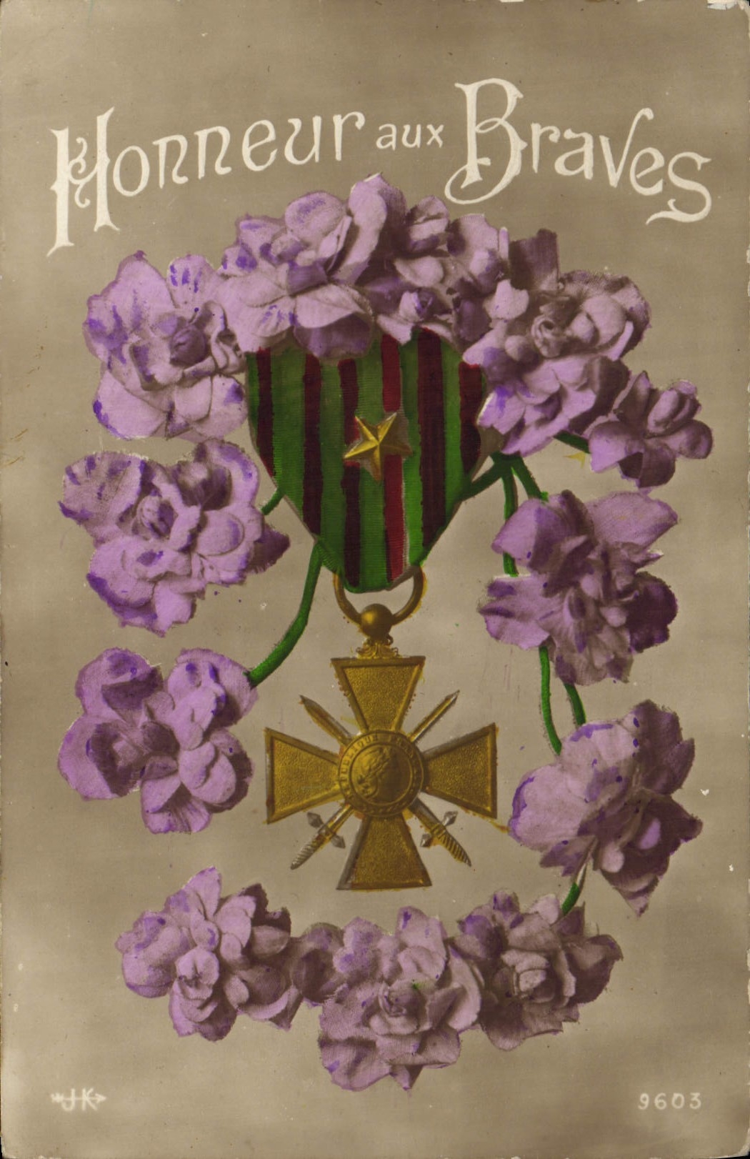 CPA Militaria Medaille Honneur aux braves