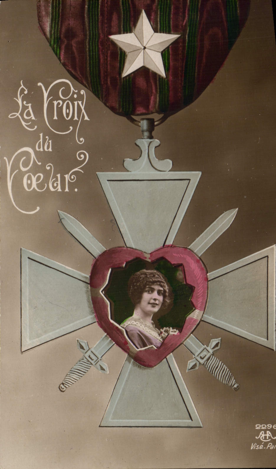 VINTAGE POSTCARD Militaria Medal Woman the cross of the heart