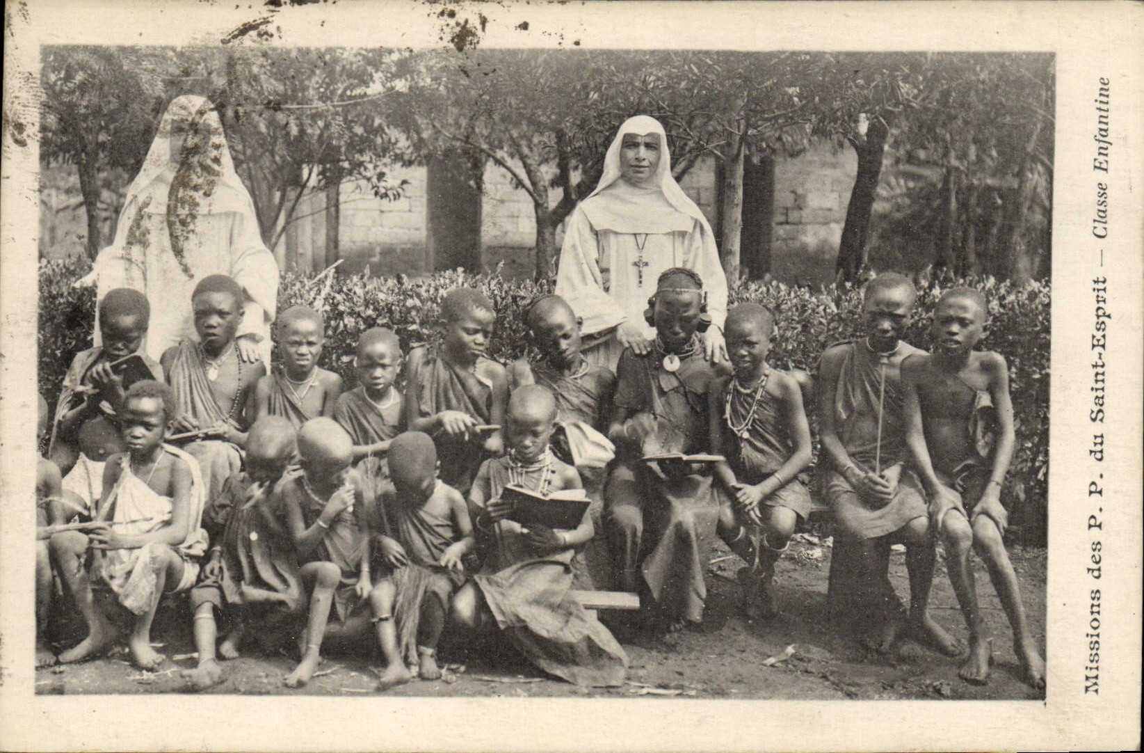 CPA Missions des PP du Saint Esprit Classe enfantine
