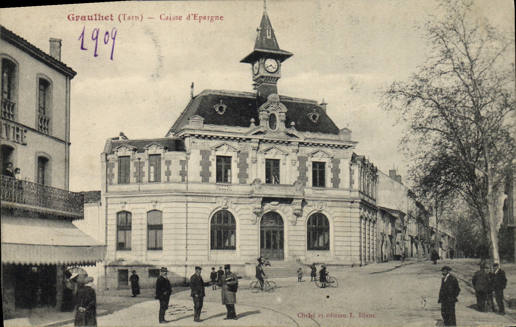 VINTAGE POSTCARD Bank Savings bank Graulhet