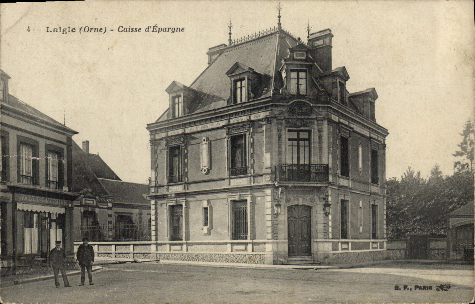 VINTAGE POSTCARD Bank Savings bank Laigle
