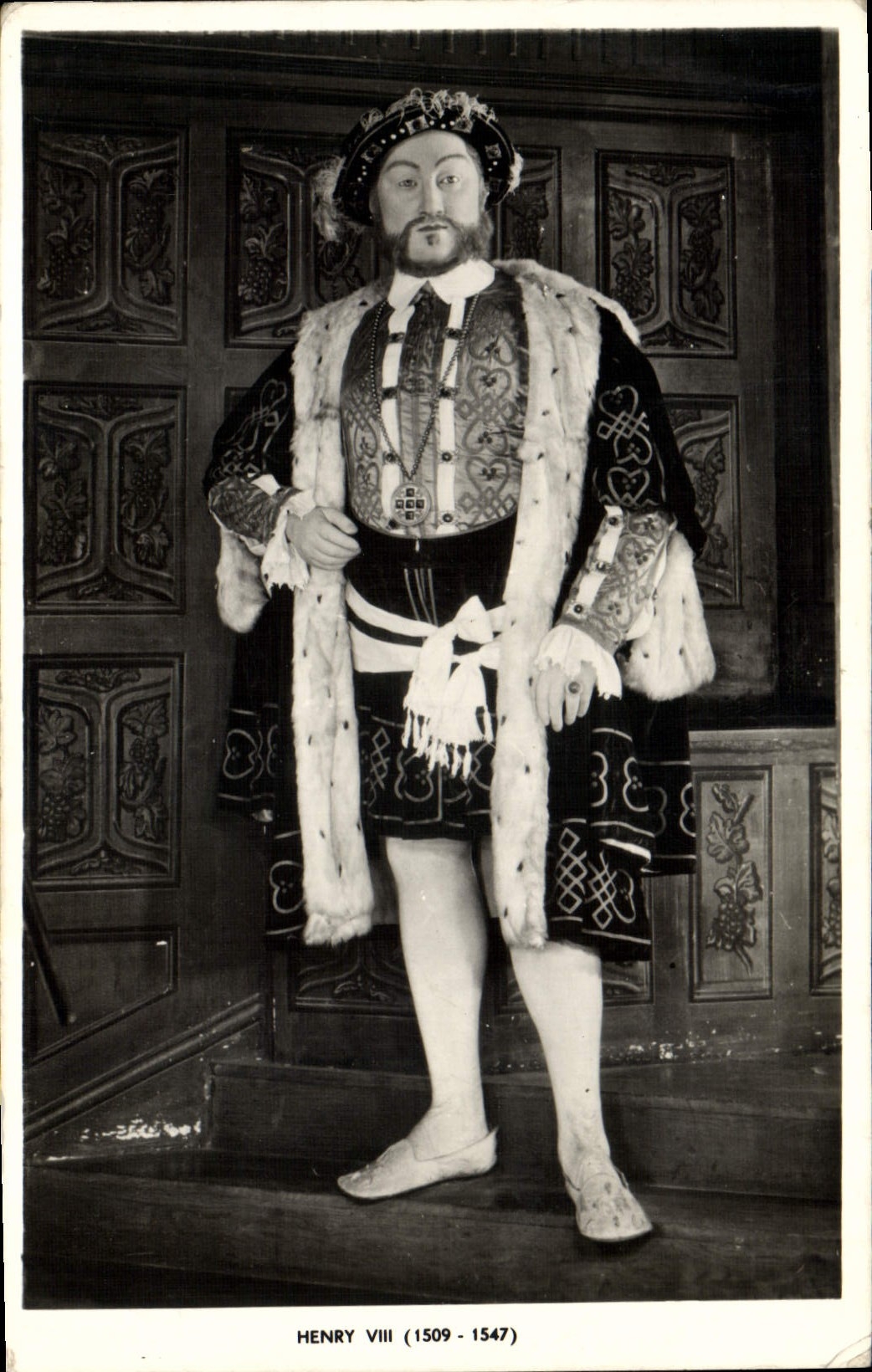 VINTAGE POSTCARD Henry VIII 1509 1547