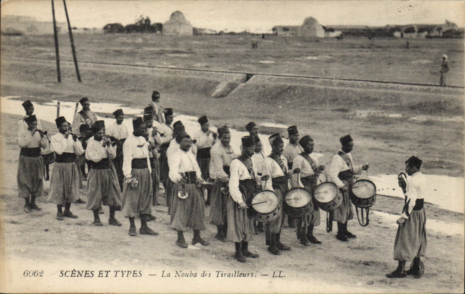 VINTAGE POSTCARD Militaria Spree of the Riflemen