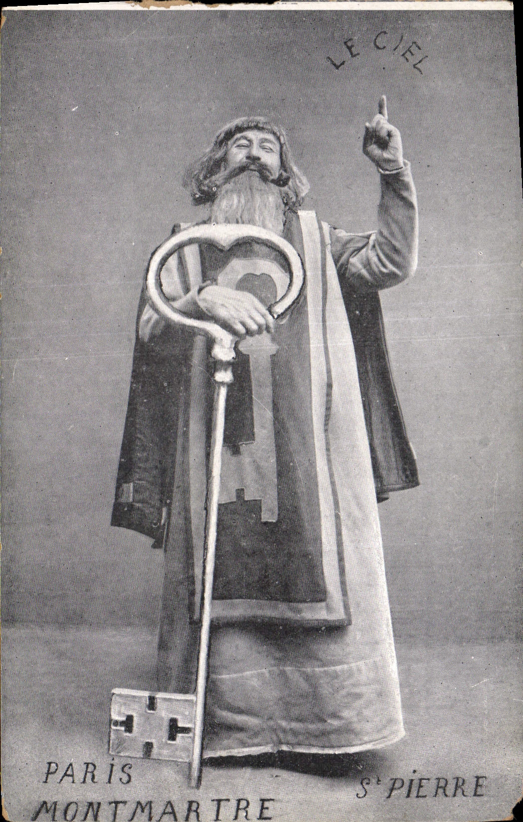 VINTAGE POSTCARD Paris Montmartre St Pierre sky