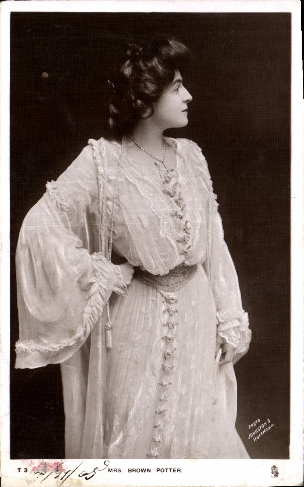 VINTAGE POSTCARD Mrs Brown Potter