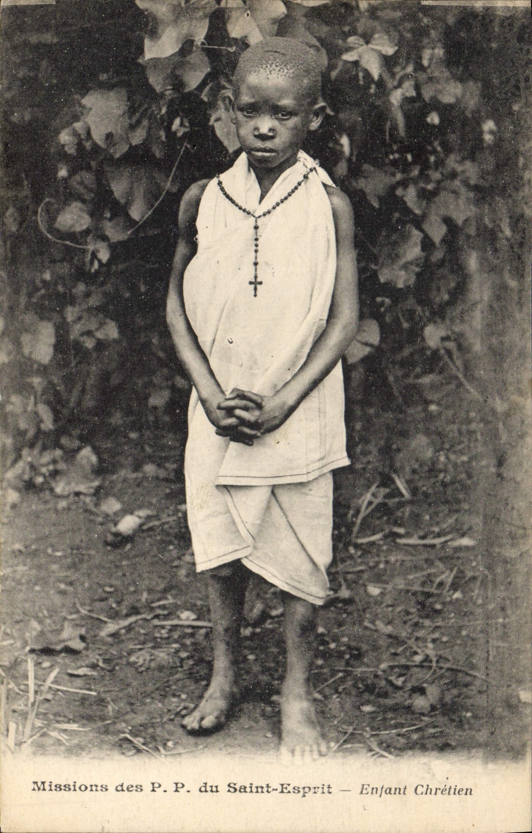 CPA Missions des PP du Saint Esprit Negre Enfant noir Enfant chretien