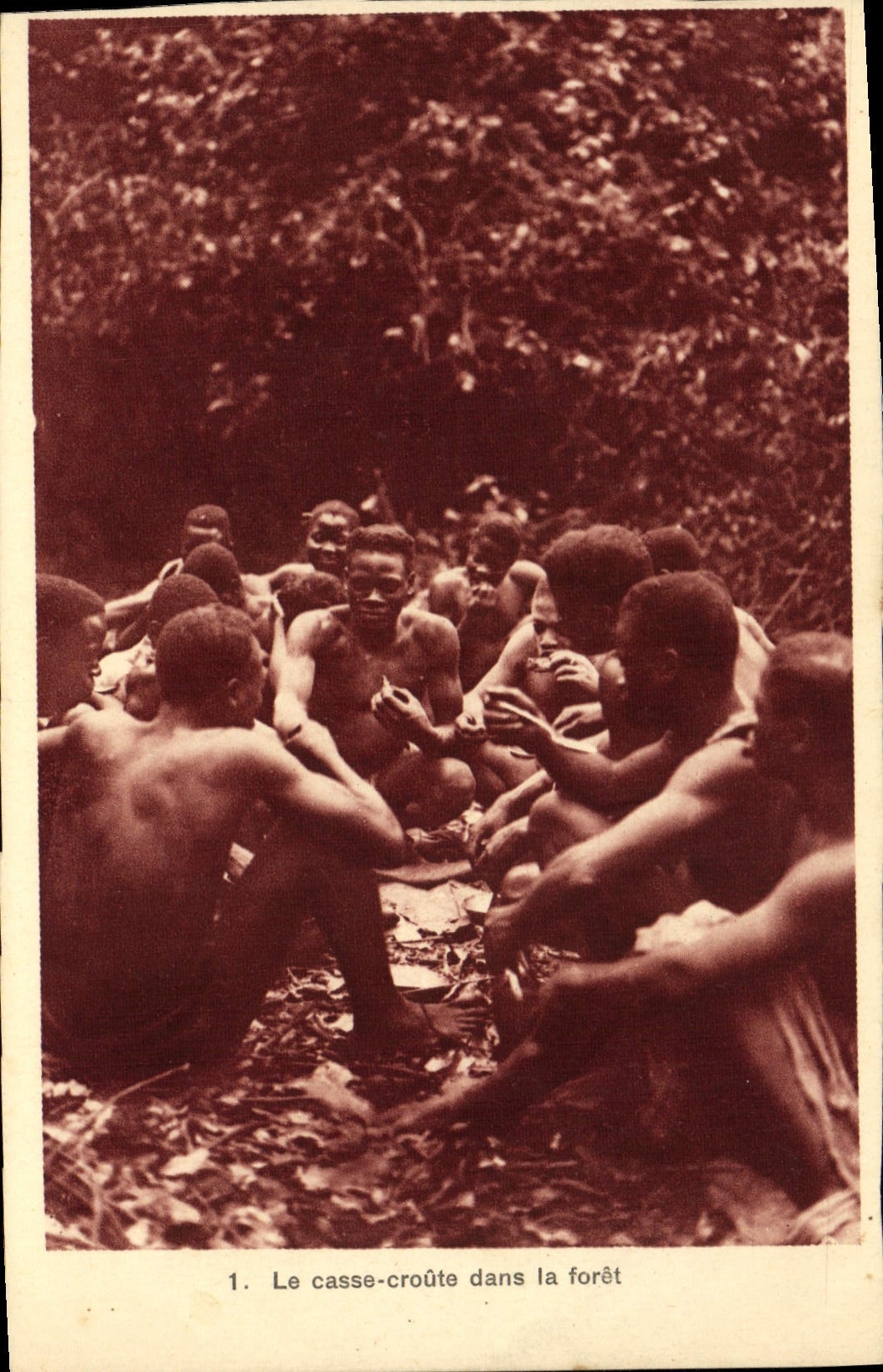 VINTAGE POSTCARD Negro black Man the break-in crust in the drill