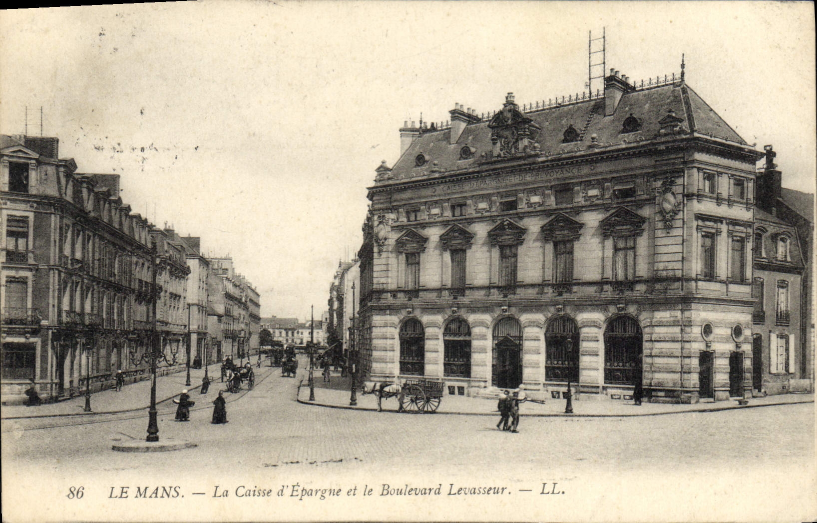 CPA Banque Le Mans la Caisse d'Epargne et le boulevard Levasseur