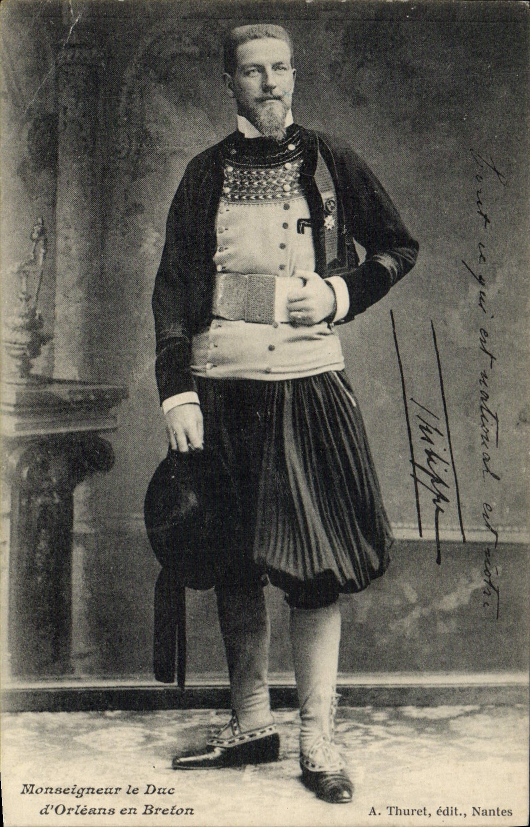 CPA Monseigneur Le Duc d'Orleans en Breton Folklore