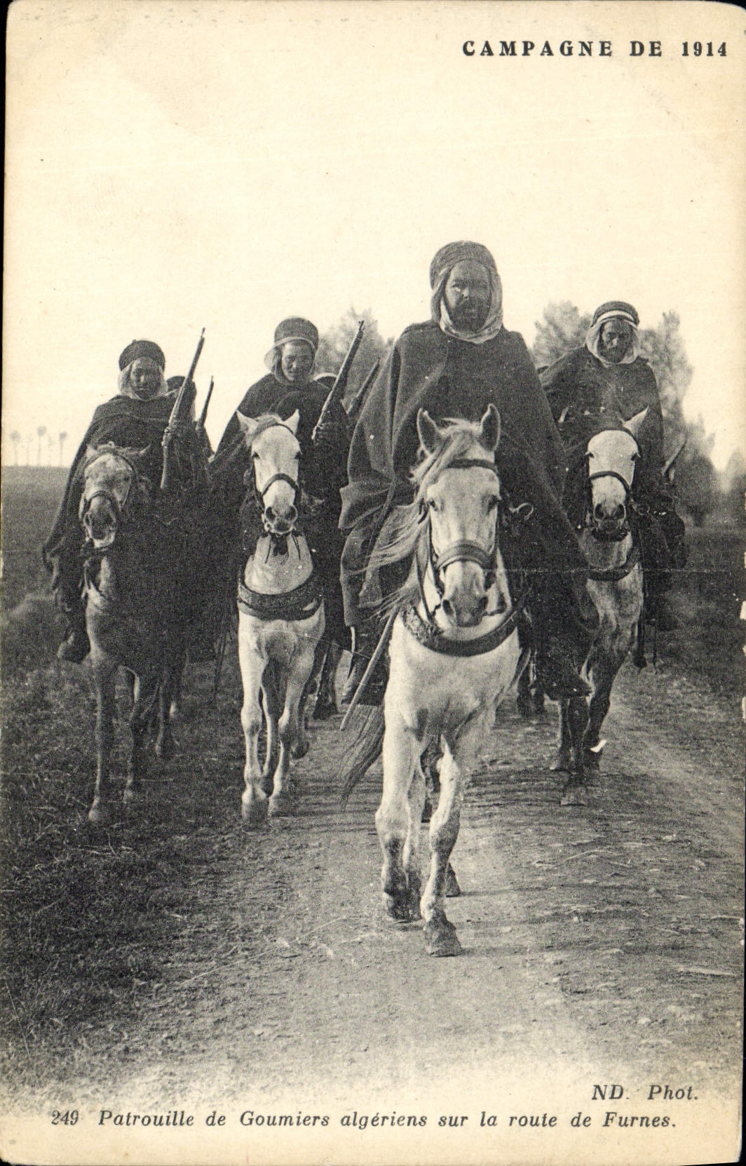 VINTAGE POSTCARD Militaria Patrols of Goumiers Algerian on the road of Furnes