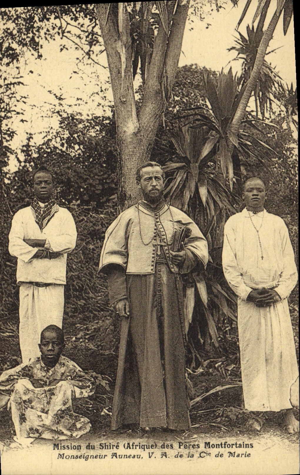 VINTAGE POSTCARD Negre black Man Mission of Shire Africa of the Fathers Montfortains Monseigneur auneau GOES from the Co of Marie