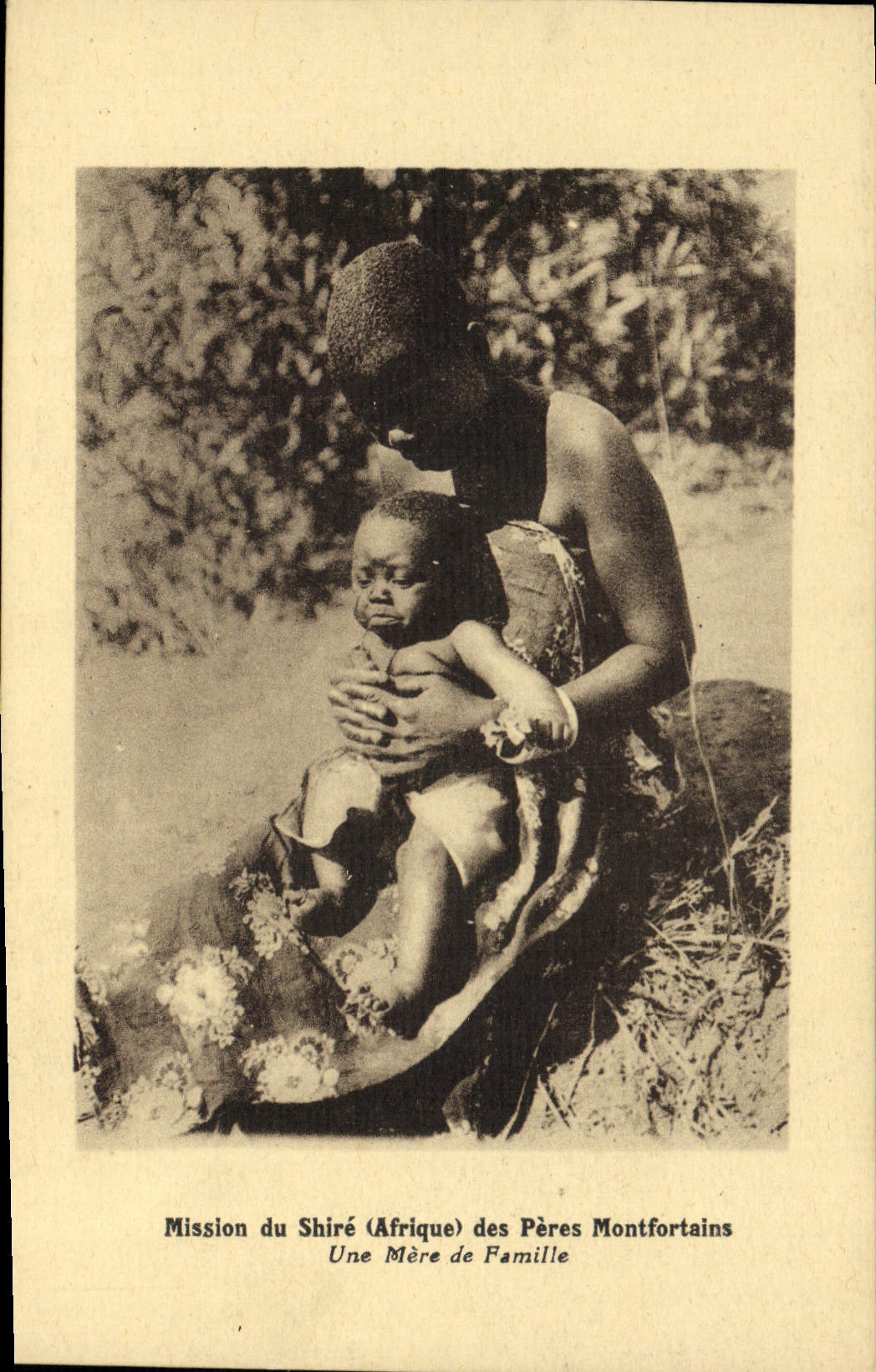 VINTAGE POSTCARD Negro black Man Mission of Shire Africa of the Montfortains Fathers a mother
