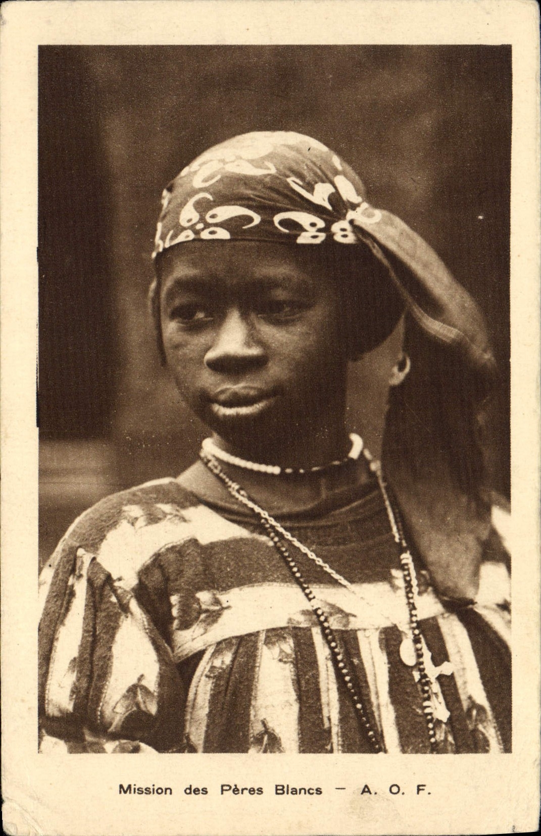CPA Negre Homme noir Mission des Peres Blancs AOF