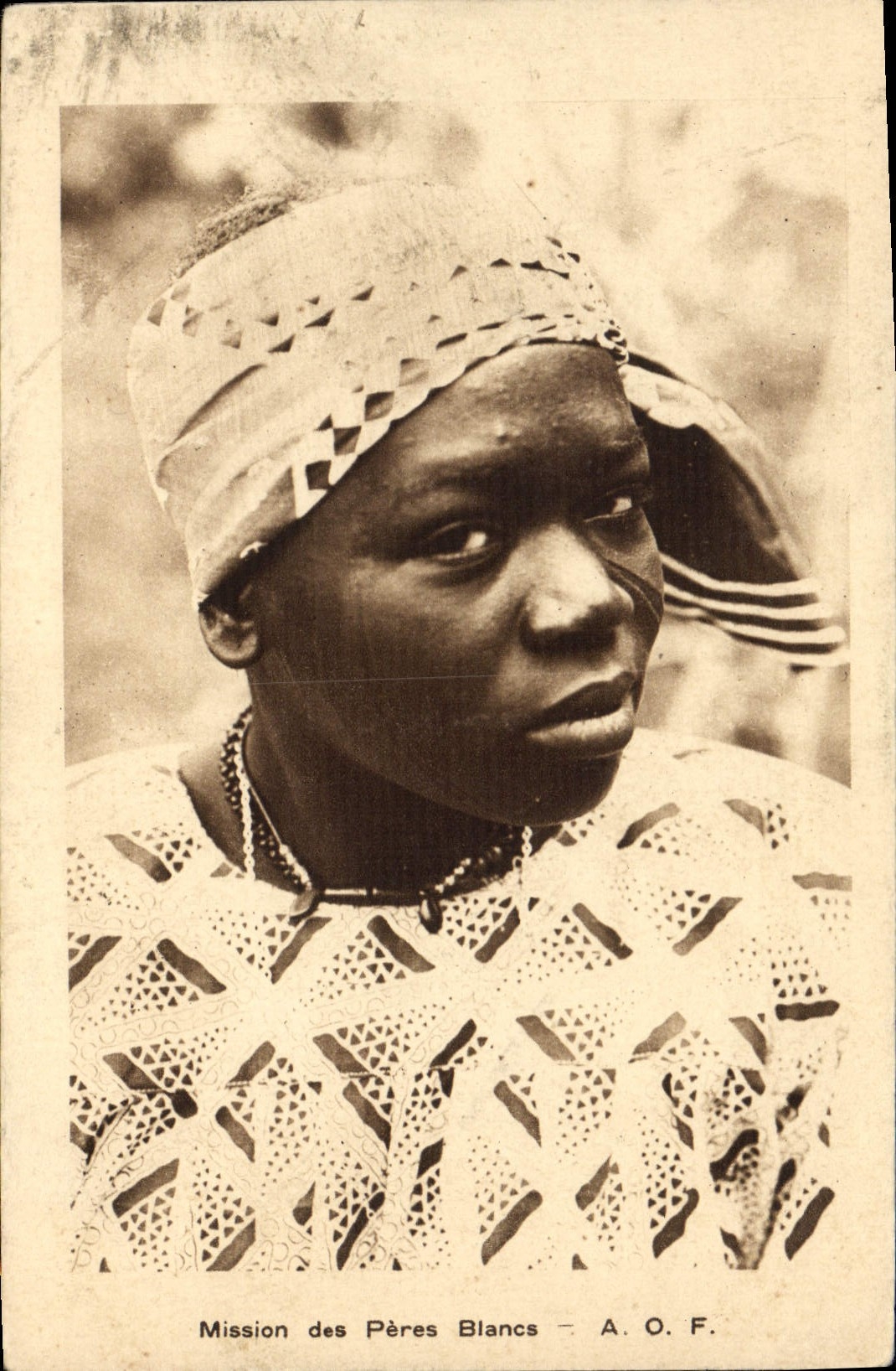 CPA Negre Homme noir Mission des Peres Blancs AOF