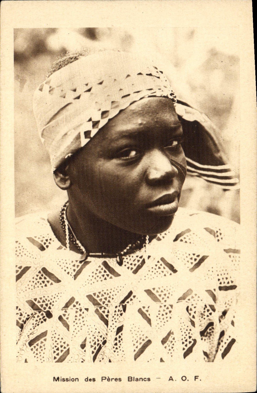 CPA Negre Homme noir Mission des Peres Blancs AOF