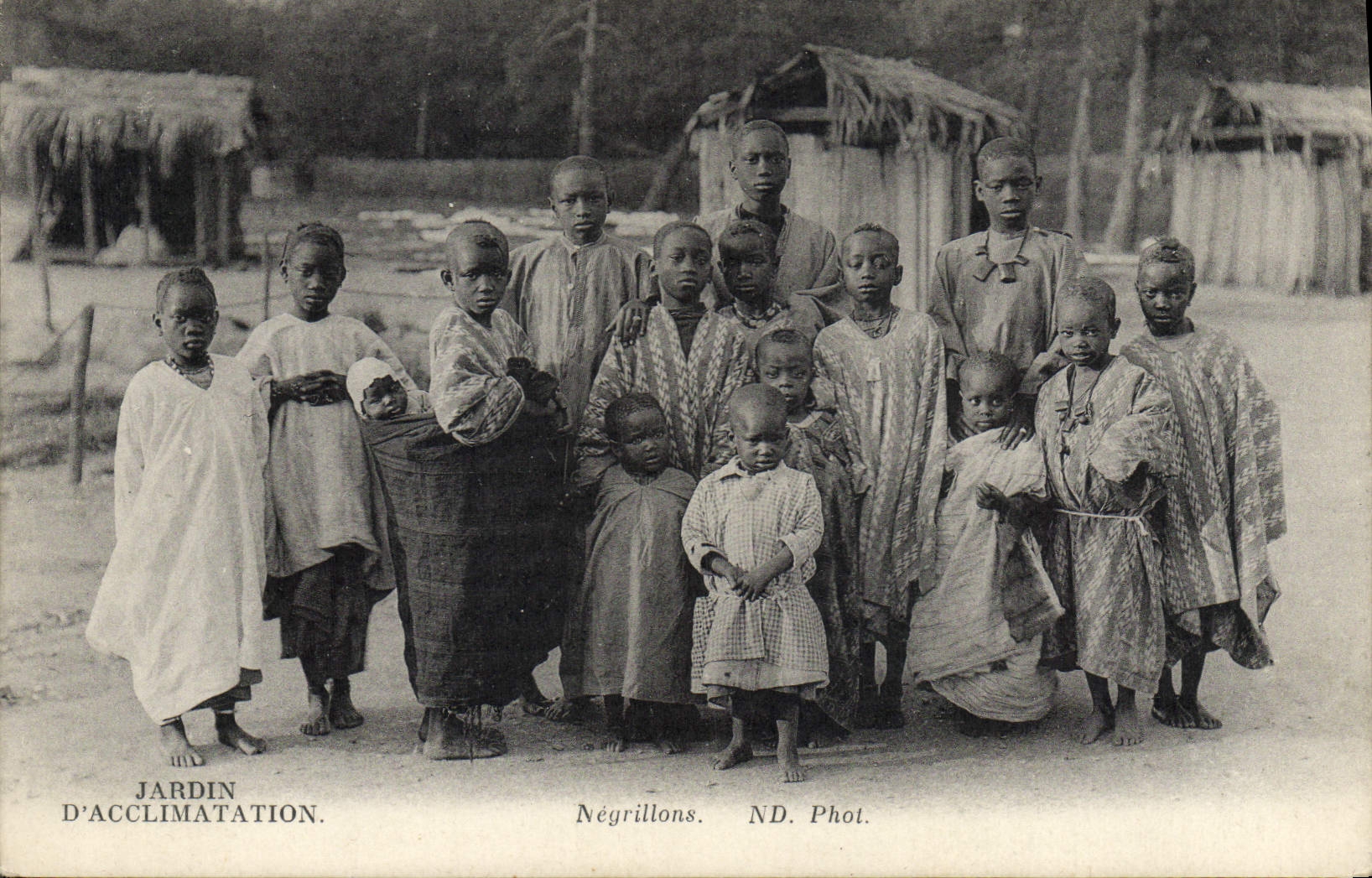VINTAGE POSTCARD Negro black Man Paris Zoological gardens Negrillons