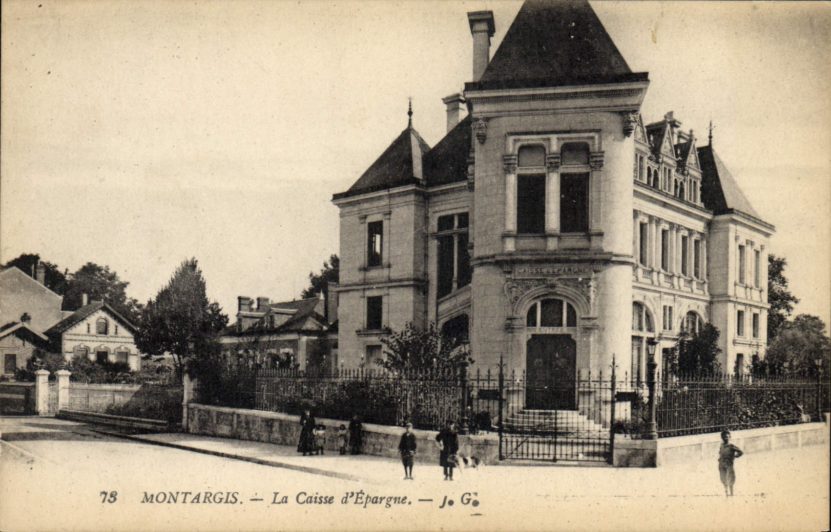 VINTAGE POSTCARD Bank Savings bank Montargis