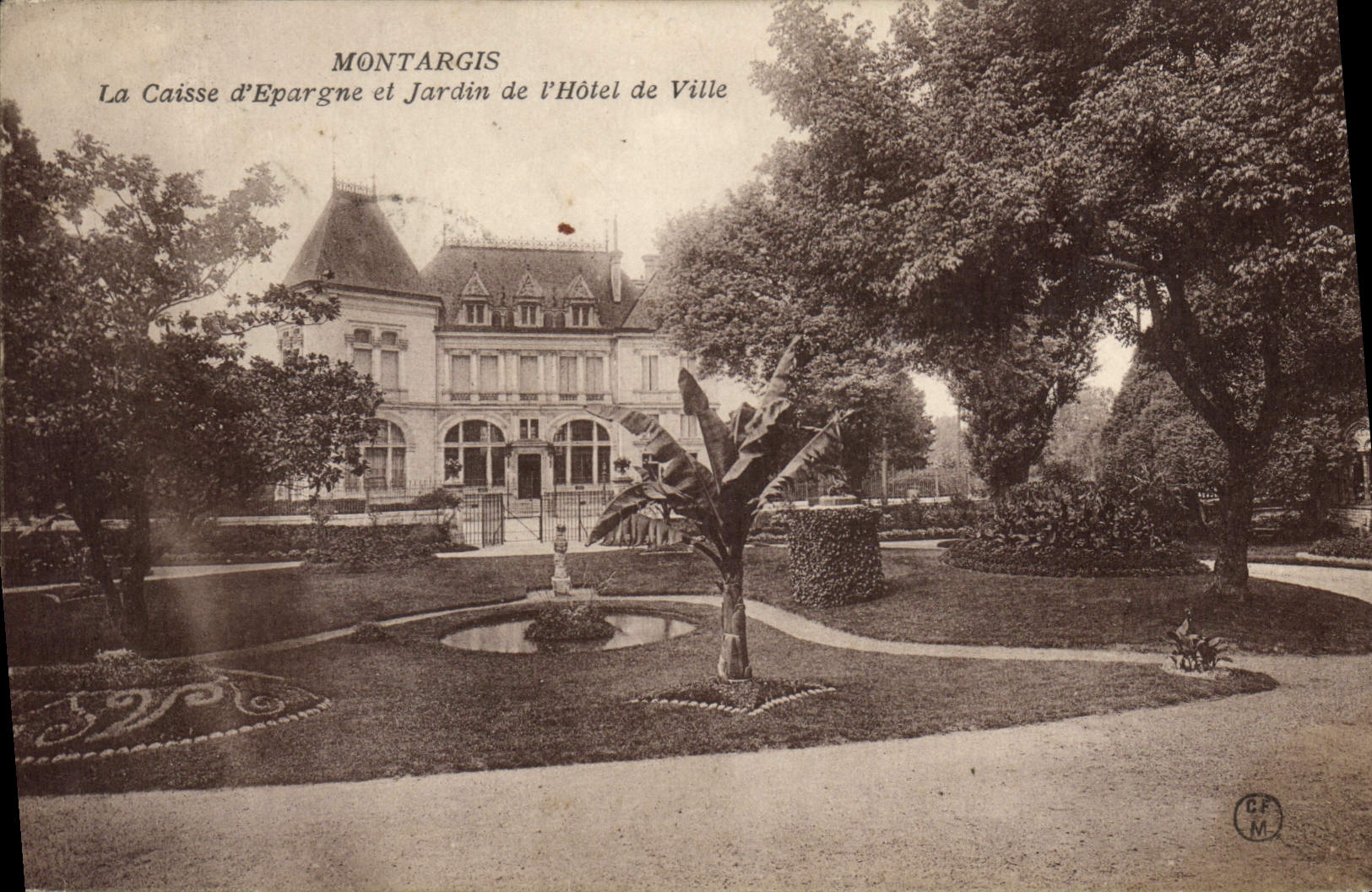 VINTAGE POSTCARD Montargis Bank the Savings bank and garden of the town hall