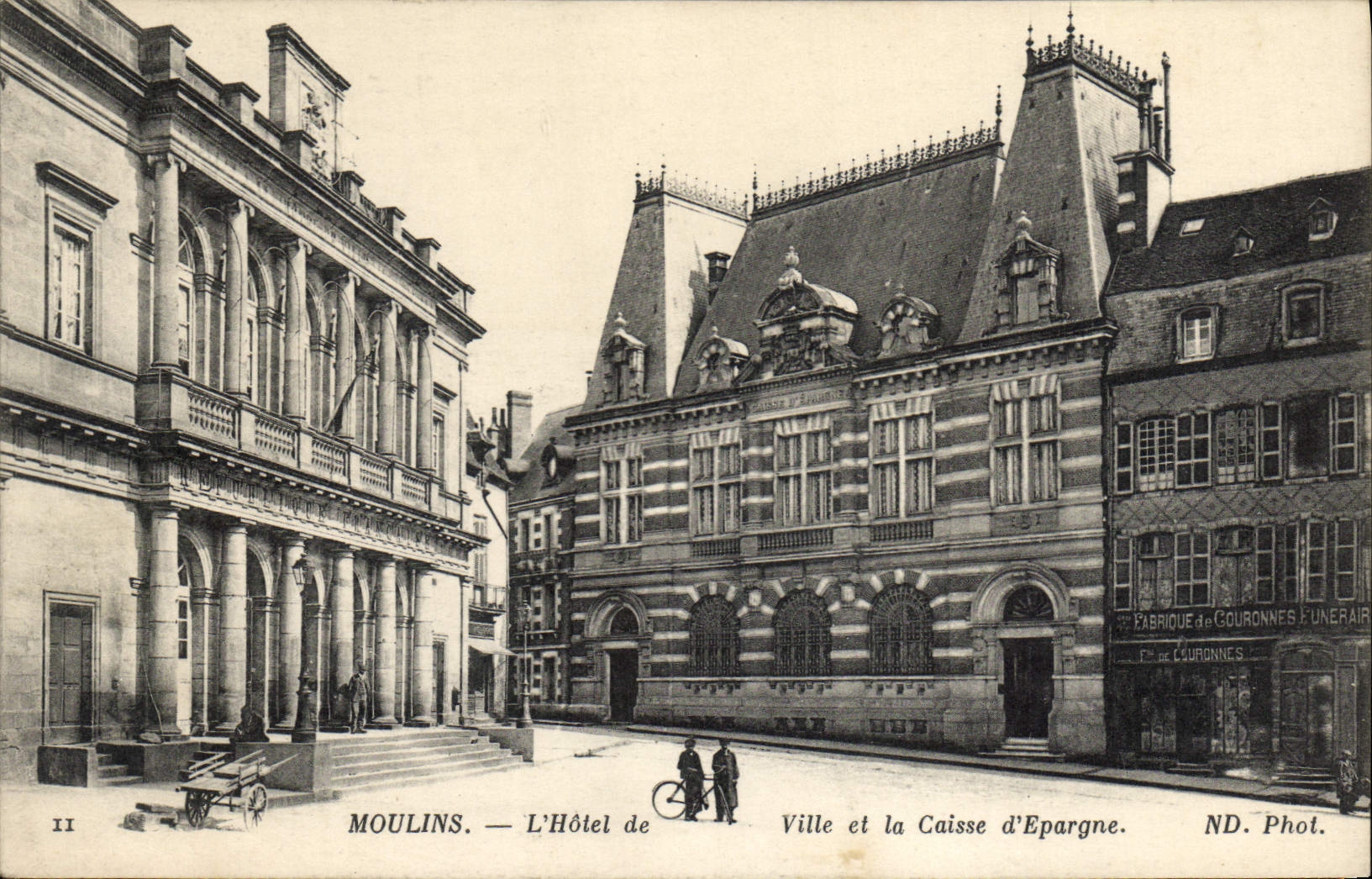 CPA Banque Moulins L'hotel de ville et la Caisse d'Epargne