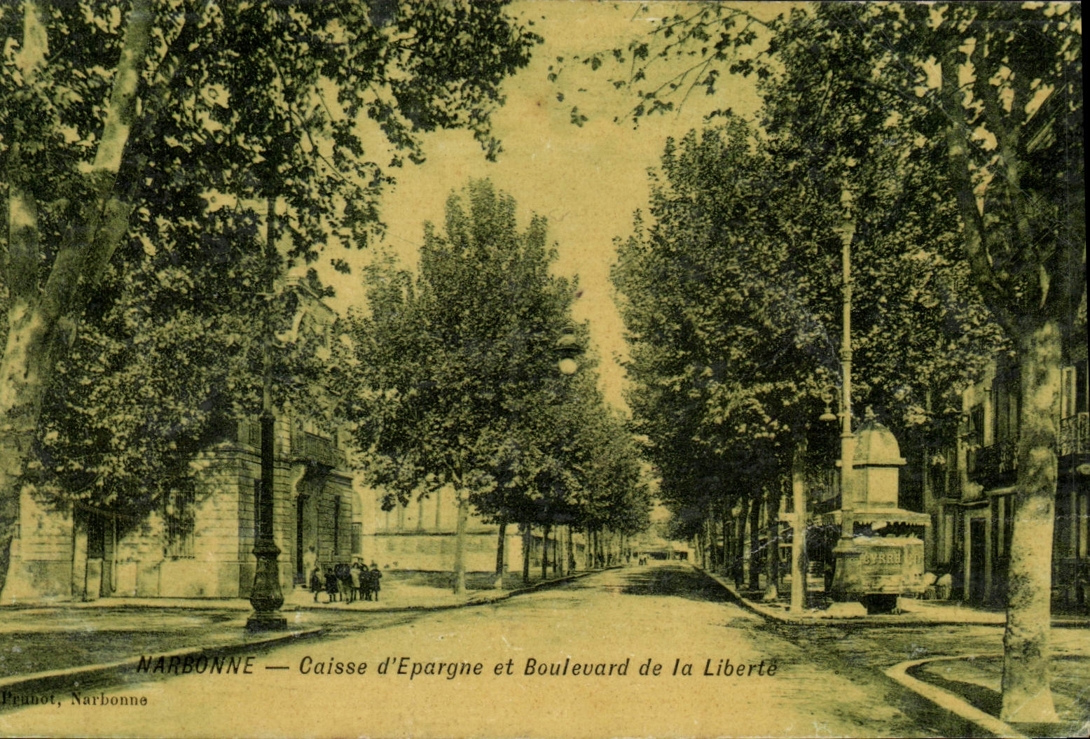 VINTAGE POSTCARD Bank Savings bank and boulevard of Narbonne Freedom
