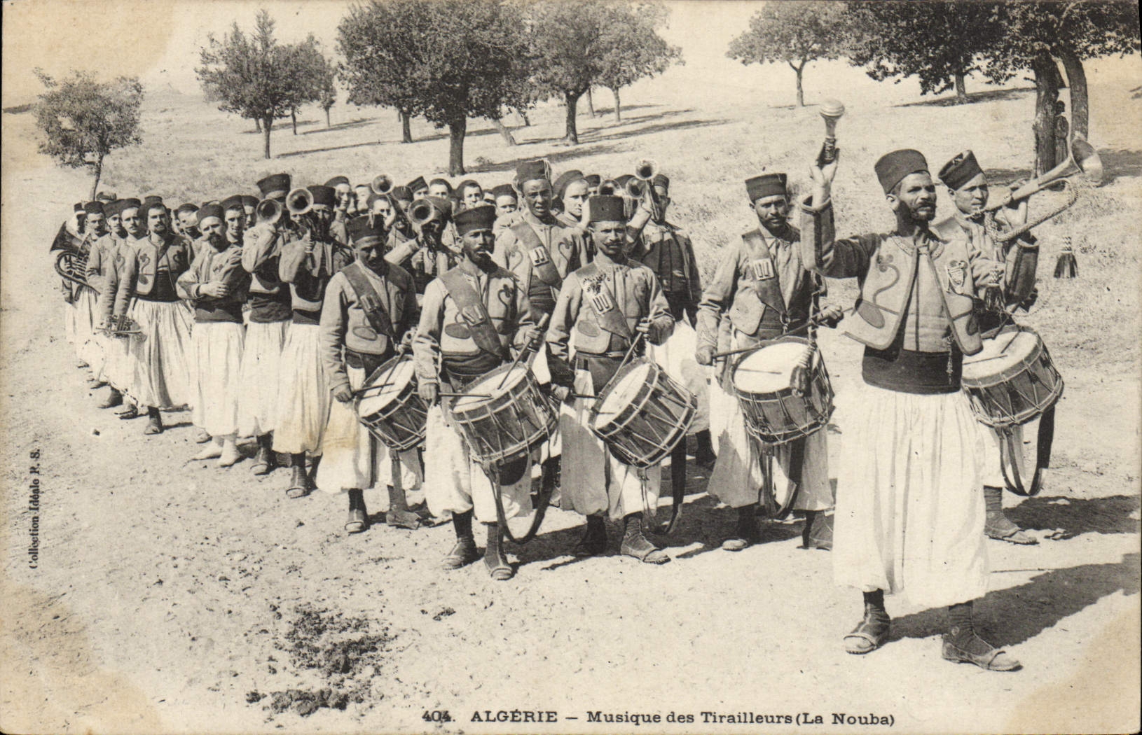 CPA Militaria Algerie Musique des Tirailleurs La Nouba 