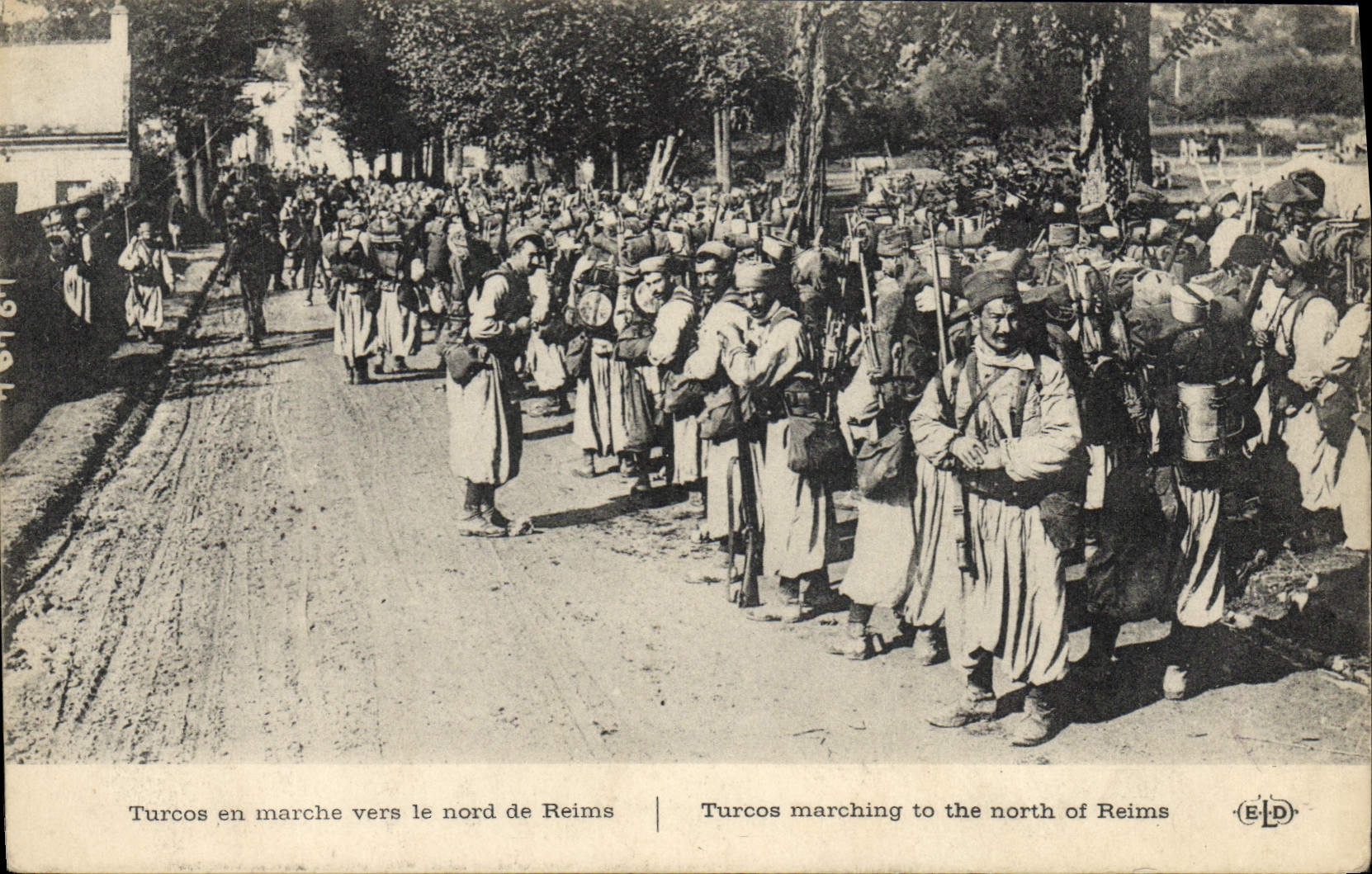 CPA Militaria Turcos en marche vers le nord de Reims 