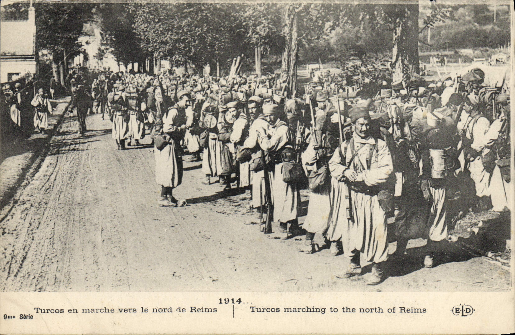 CPA Militaria Turcos en marche vers le nord de Reims 