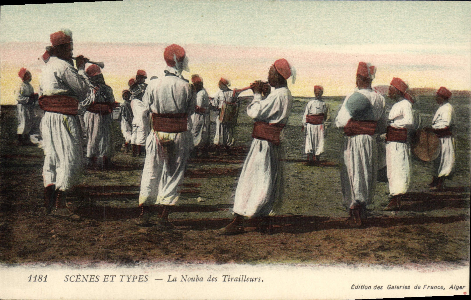 CPA Militaria La Nouba des Tirailleurs 