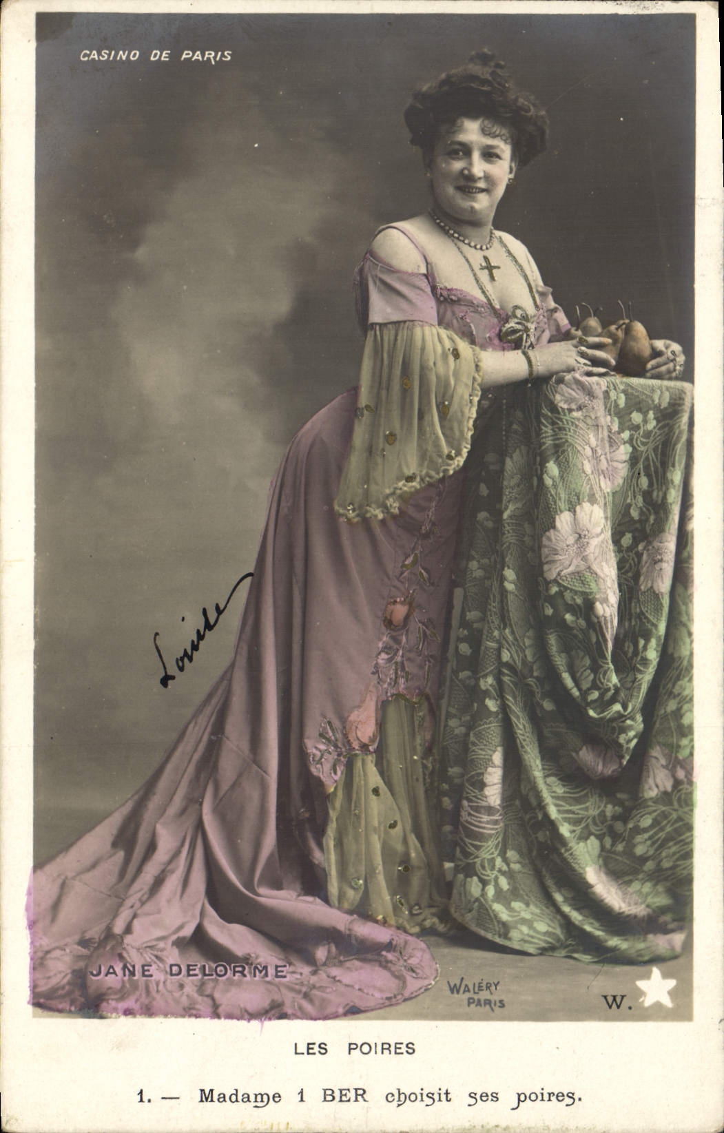 CPA Casino de Paris Les poires Madame 1 Ber choisit ses poires