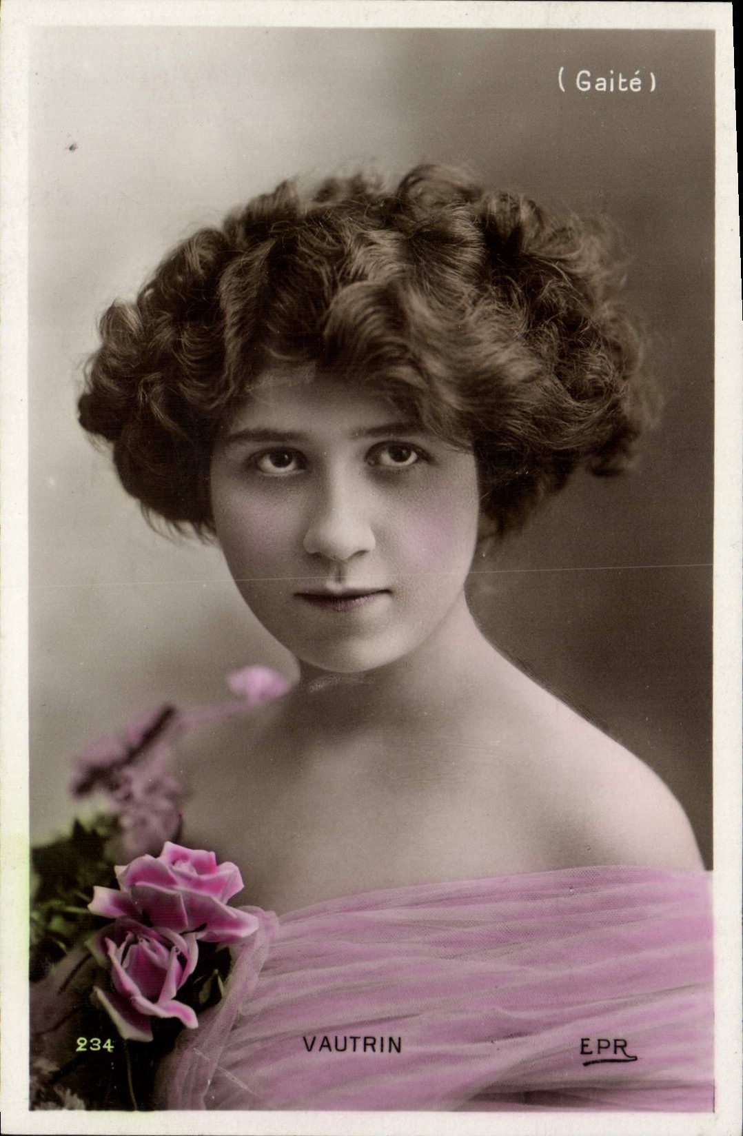 VINTAGE POSTCARD Gaite Vautrin