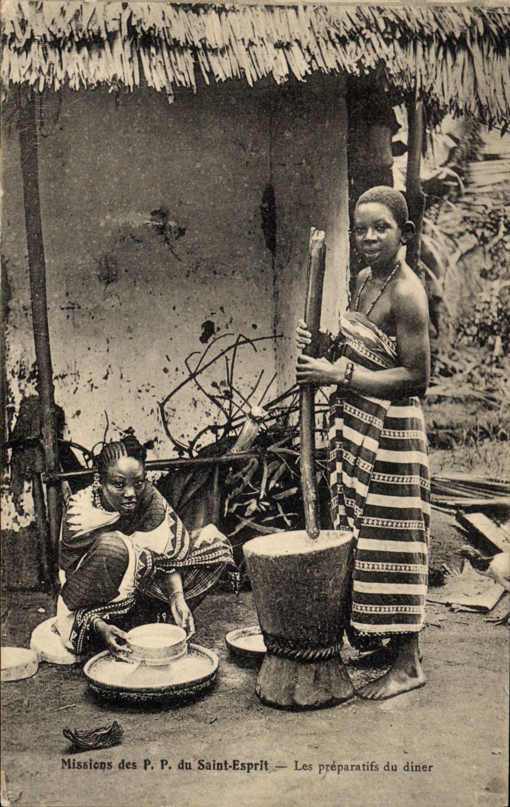 VINTAGE POSTCARD negro Black Child Missions of PP of the Saint Spirit preparations of the dinner