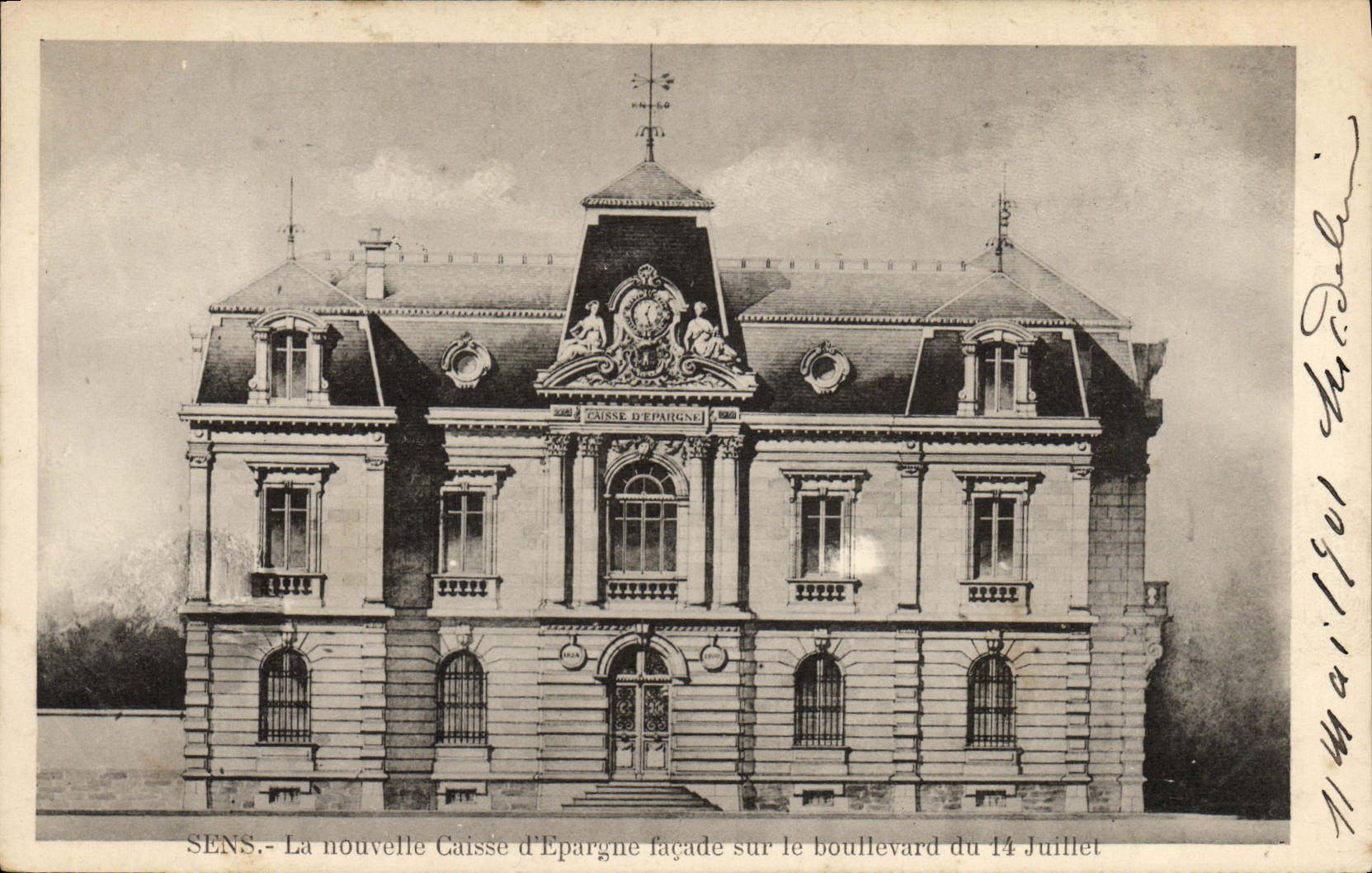 CPA Banque Sens La nouvelle Caisse d'Epargne facade sur la boulevard du 14 juillet 