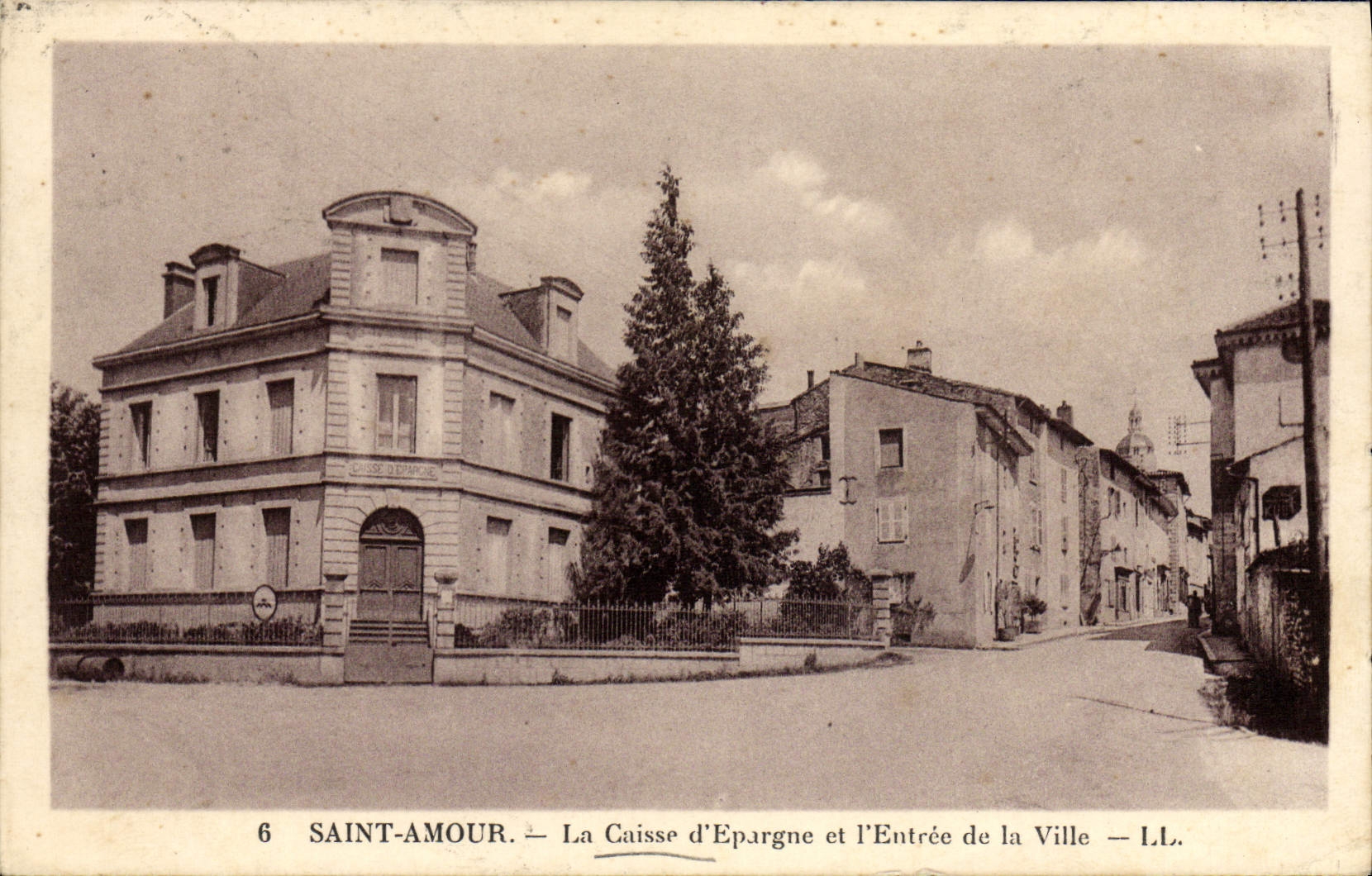 VINTAGE POSTCARD Bank Savings bank and the entry of the Holy City Love